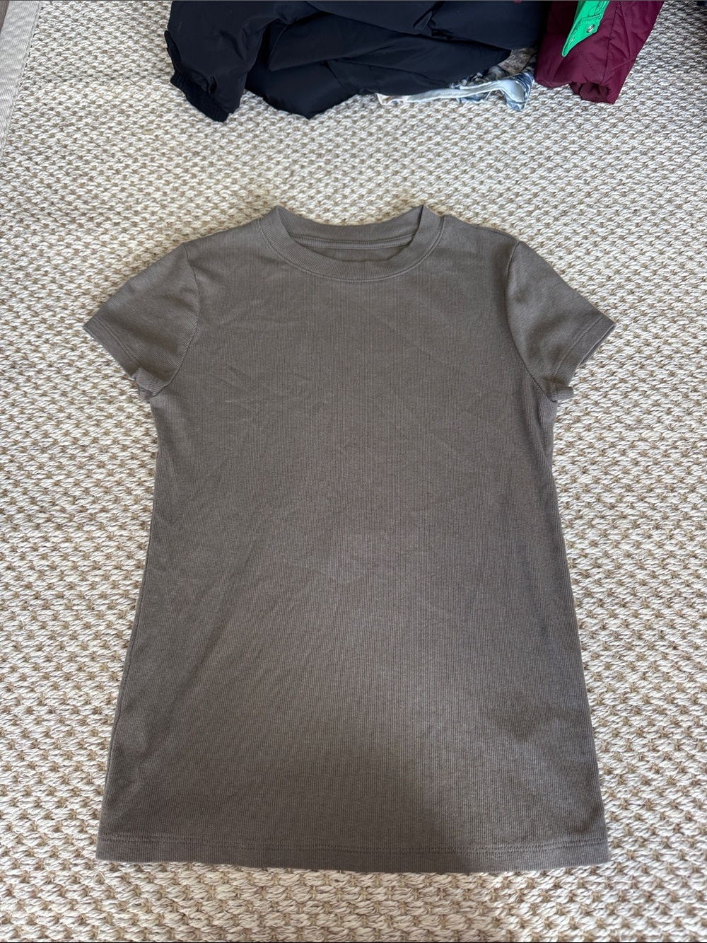 Women’s Short Sleeve Crewneck Tee in Olive Green